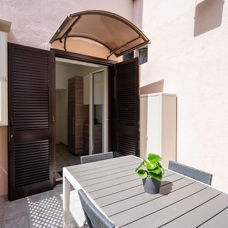 Appartamento Elegante Con Terrazzino Nel Centro Di Napoli Nápoles Exterior foto