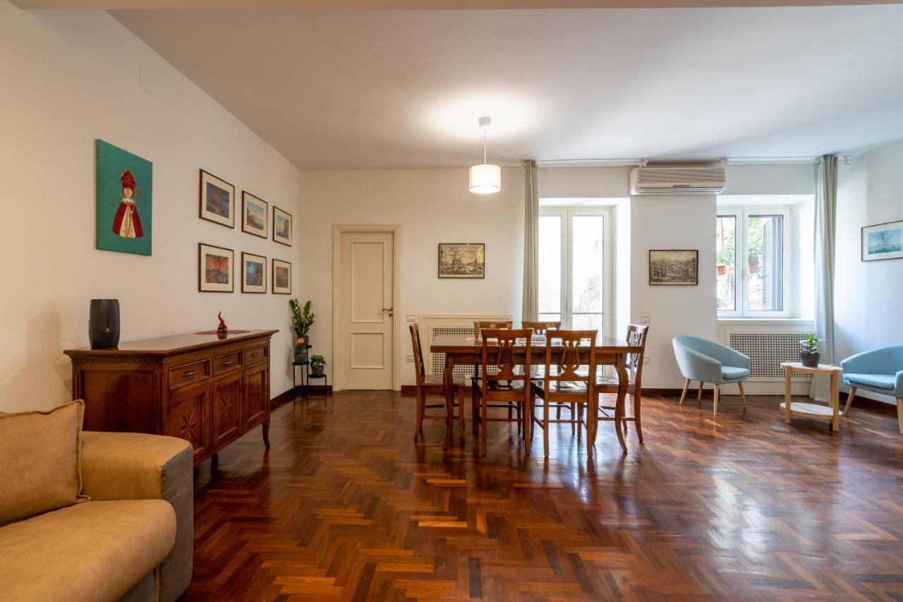 Appartamento Elegante Con Terrazzino Nel Centro Di Napoli Nápoles Exterior foto