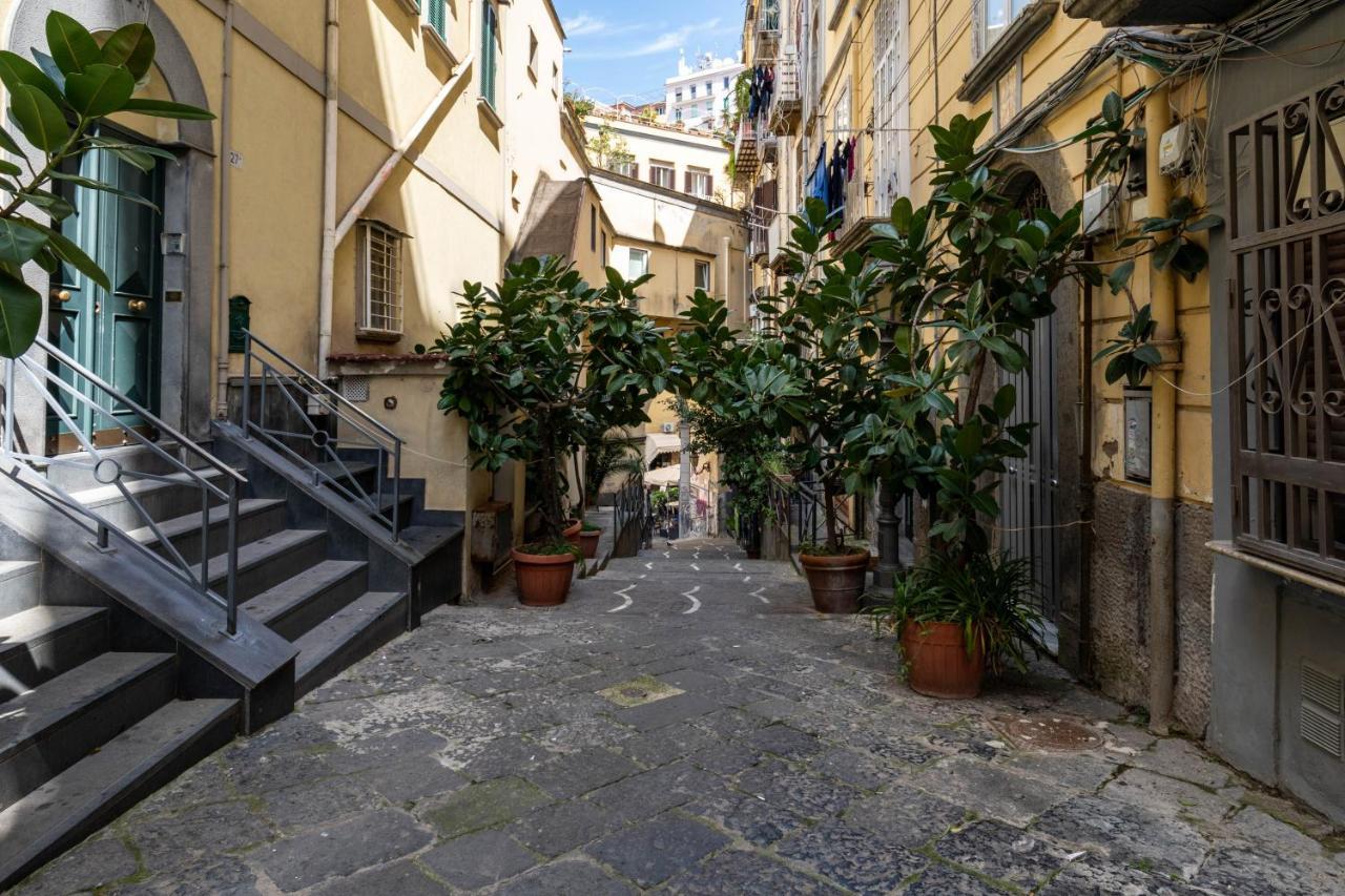 Appartamento Elegante Con Terrazzino Nel Centro Di Napoli Nápoles Exterior foto